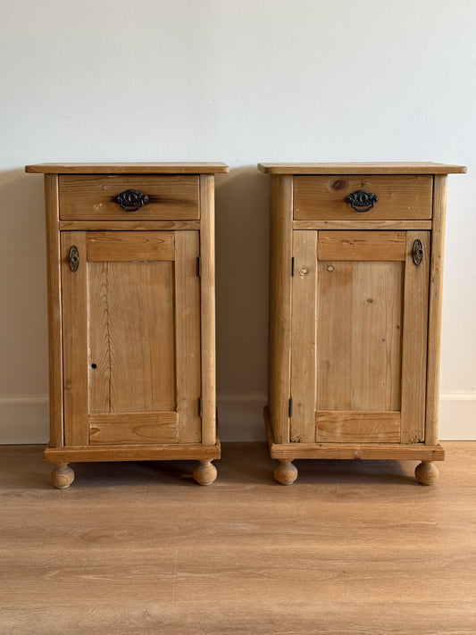 Set Antique English Pine Side Table/Nightstands