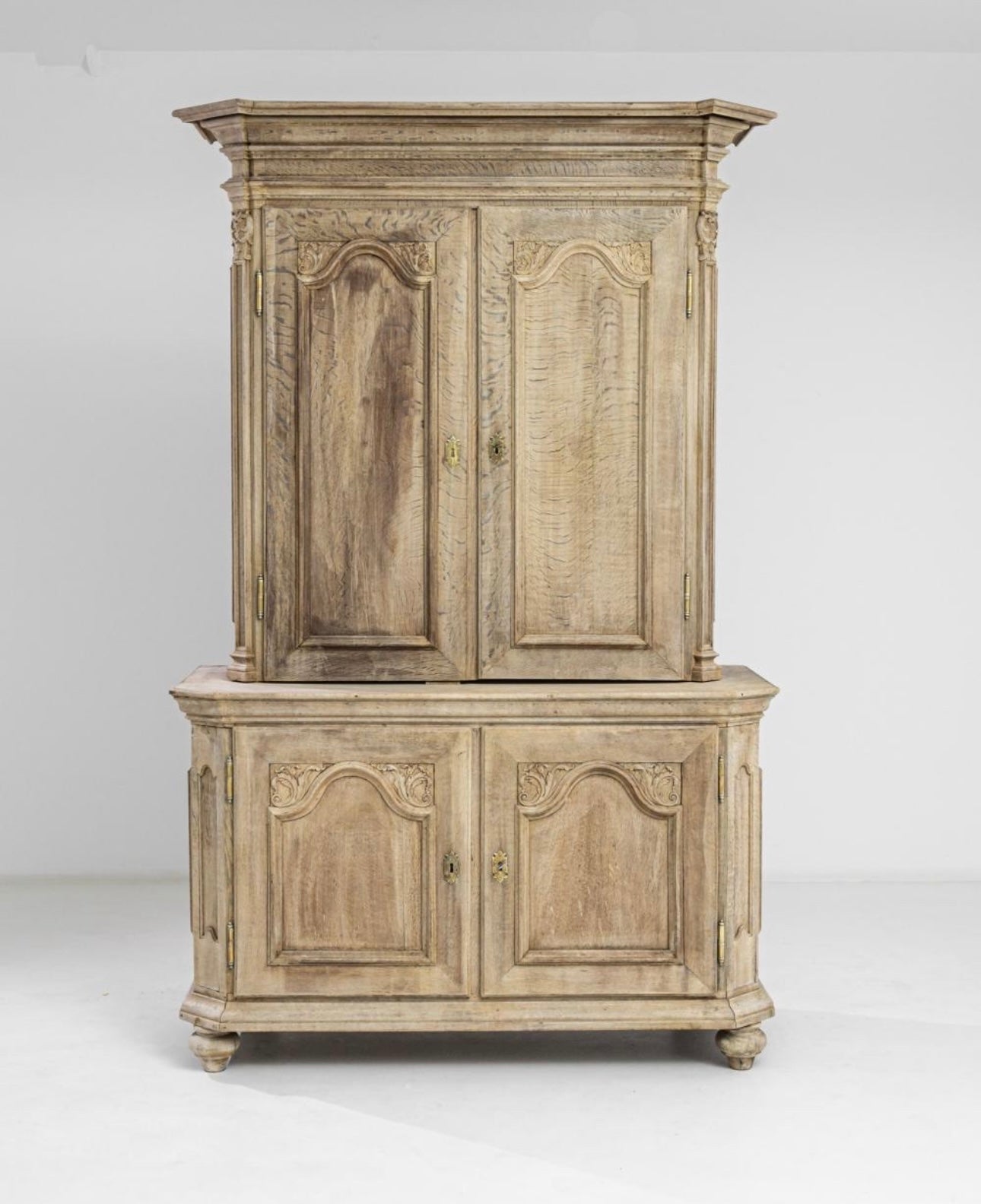 Antique French Bleach Oak Hutch (1820)